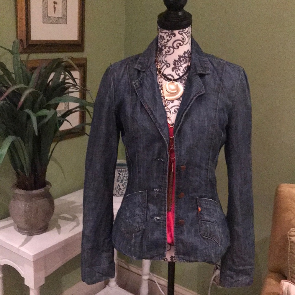 All in the details! Union fitted jacket